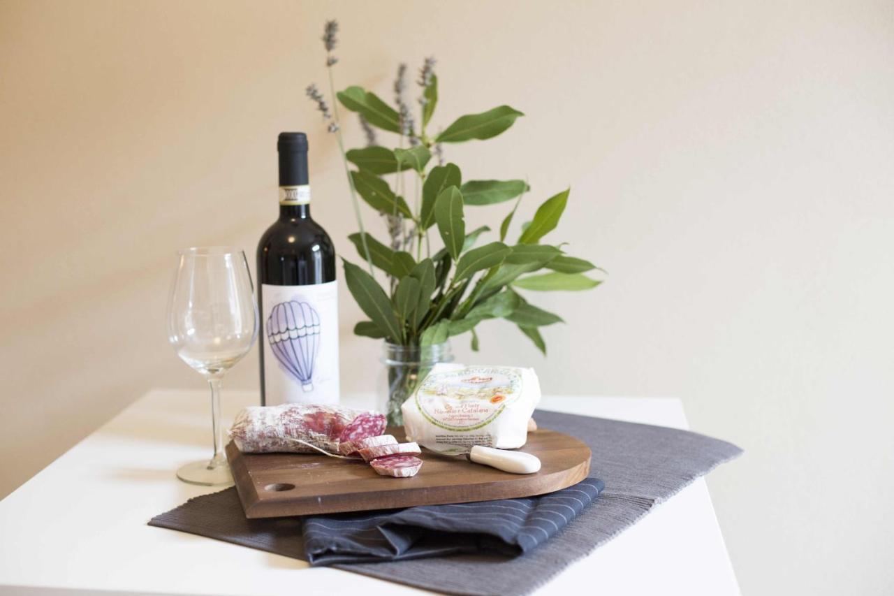 Dimora Della Rocca Bed and Breakfast Costigliole d'Asti Buitenkant foto